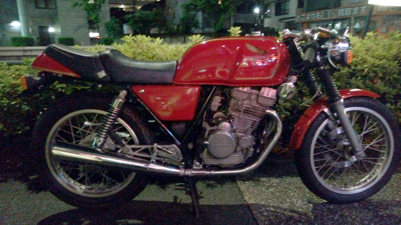 お客様のバイク紹介 ホンダ Gb250クラブマン 夜カフェ ダイアモンドヘッド